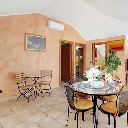 L'albicocco Apartment *
